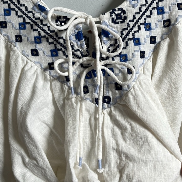 NWOT FP FREE PEOPLE
Joni Embroidered Top - Blue & White - Picture 5 of 10